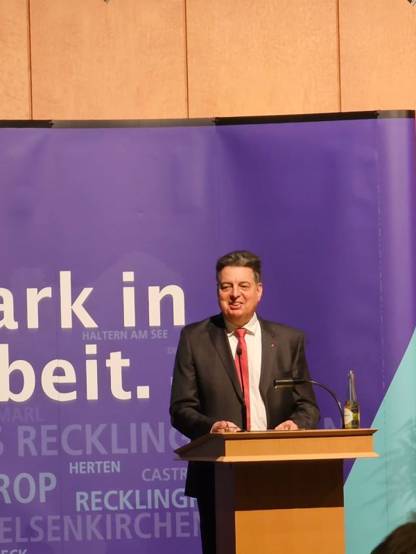 Instagram: Beim DGB‑Neujahrsempfang - in Gladbeck kamen zahlreiche Vertreterinnen und Vertreter der örtlichen Gewerkschaften 🤝, de...